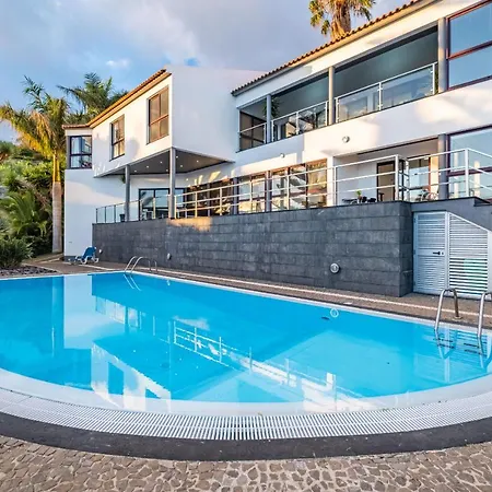 Ample With Pool And Gorgeous Ocean View Villa *